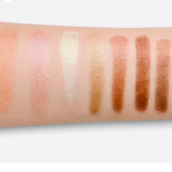 ✨ PHASE ZERO MAKE UP The Necessities Eyeshadow Palette - Picture 3 of 5